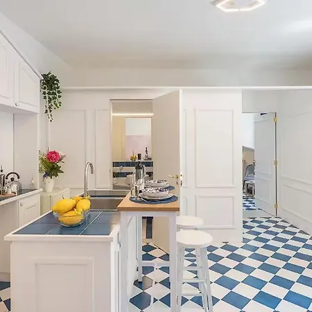 ! Located In The Heart Of Sorrentowith Terrace ! Villa *